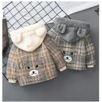 Dojenček Fant je plašč 0-5 let spomladi in jeseni suknjič oblazinjeni jakno otrok Kariran kapuco suknjič Risanka vezene medved 4