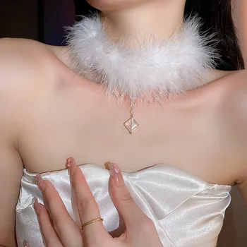 MENGJIQIAO korejski Elegantno Belo Pero Plišastih Choker Za Ženske Modni Kristalno Tassel Ogrlico, ki za svate Darila Nakit